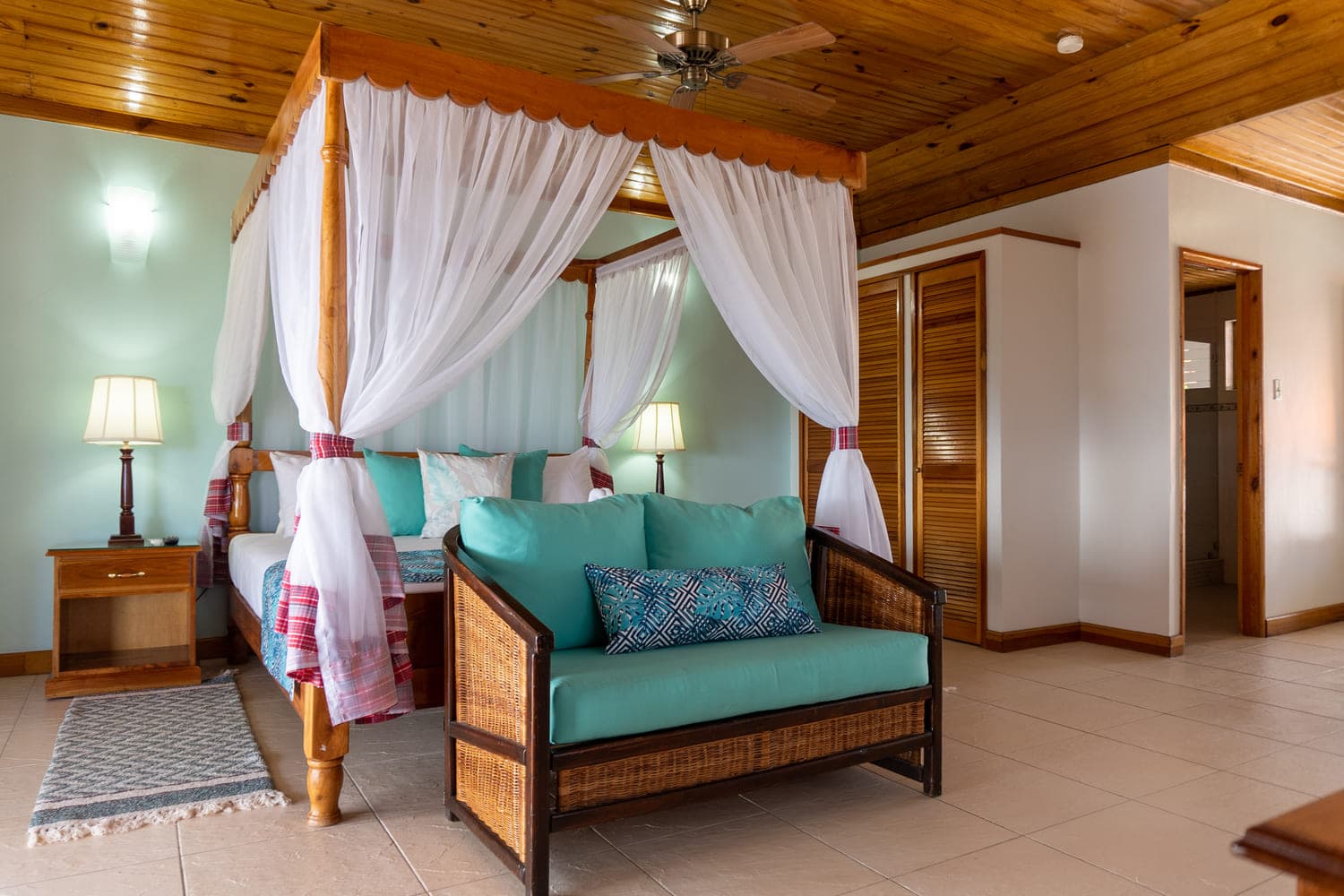 Le Mirage - Standard Room (Poolside) - Image 1